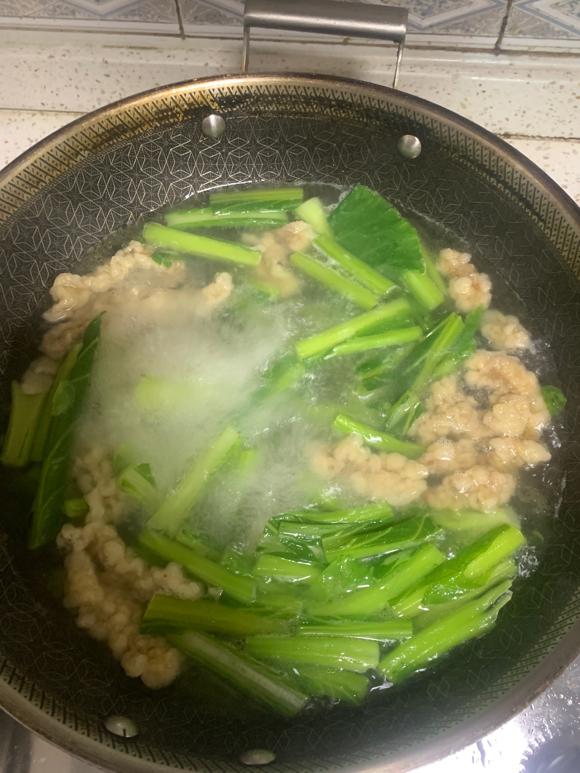 清凉去火的食物有哪些：苦菜酥肉滚汤好吃吗