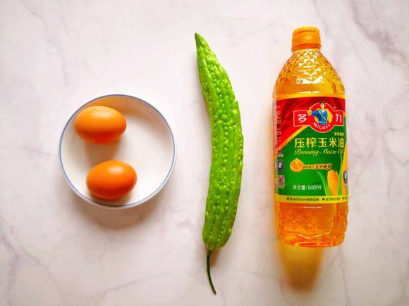 去火有营养的食物-苦瓜炒蛋，苦瓜炒蛋怎么炒好吃又不苦