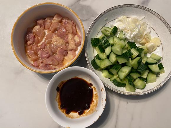 酱爆鸡丁制作方法及配料(减脂餐)