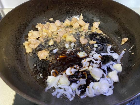 酱爆鸡丁制作方法及配料(减脂餐)