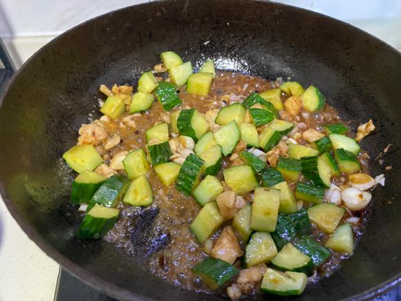 酱爆鸡丁制作方法及配料(减脂餐)
