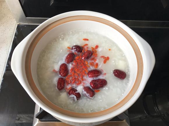 养胃健脾食谱-山药红枣枸杞粥，山药红枣枸杞粥的做法