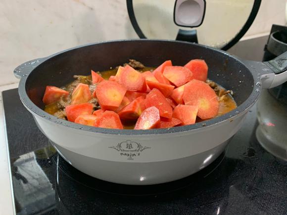 新冠后如何提高免疫力食谱推荐：~胡萝卜炖碎牛肉