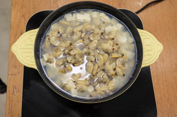 疫情提高免疫力的汤-补钙的无油花甲豆腐汤