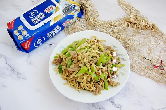 提高免疫力：干豆腐猪肉炒小辣椒