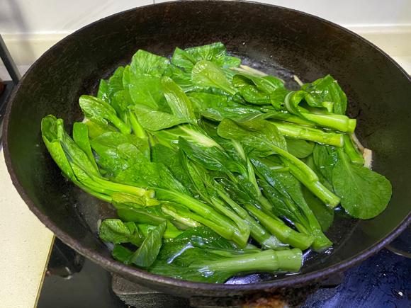 低脂低卡路里减肥餐：盐水菜心