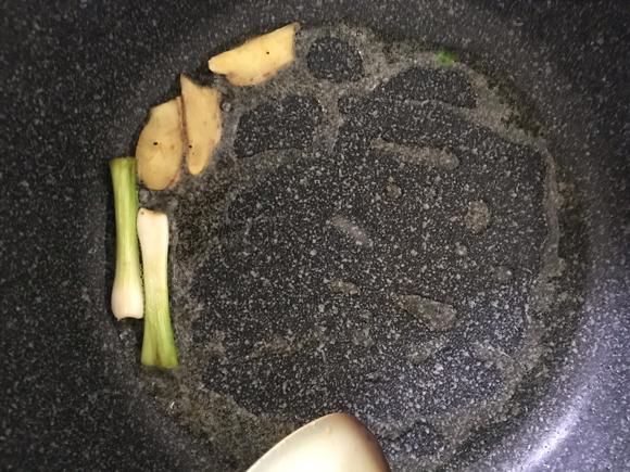 减肥低脂减脂餐：黑胡椒香煎巴沙鱼柳