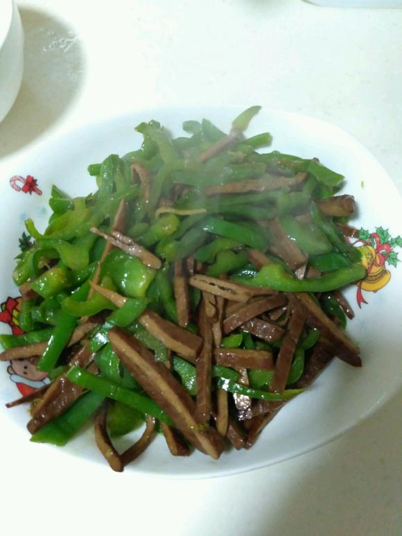 哺乳期食谱:青椒香干