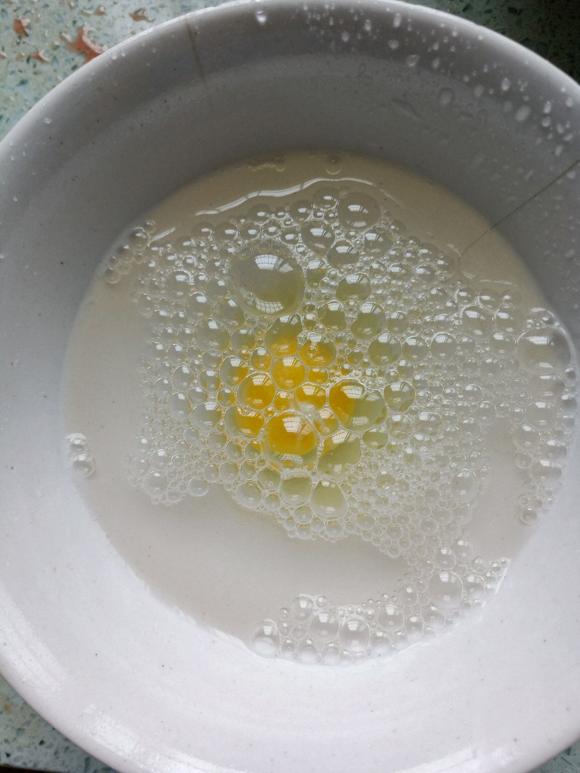 哺乳期食谱:鲫鱼蒸蛋