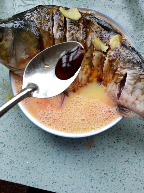 哺乳期食谱:鲫鱼蒸蛋