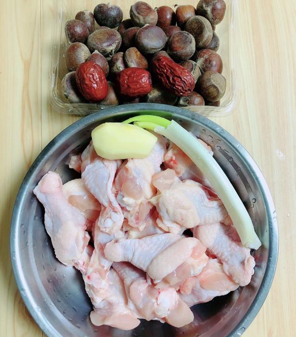 脾胃虚弱调理食谱:板栗鸡汤