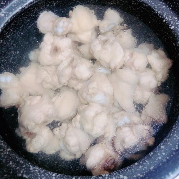 脾胃虚弱调理食谱:板栗鸡汤