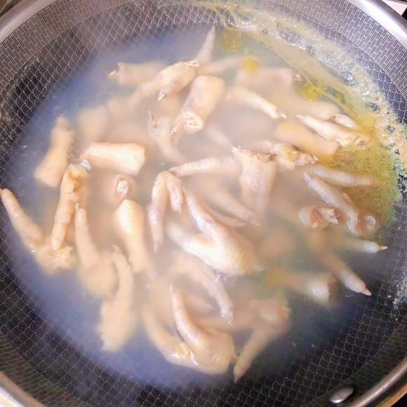 低脂养颜食谱:腐乳蒸凤爪