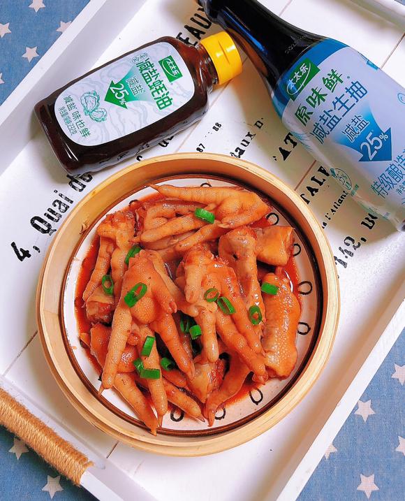 低脂养颜食谱:腐乳蒸凤爪