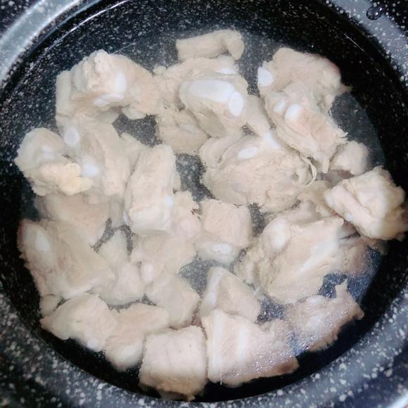 养颜美容补钙补充VC：番茄排骨浓汤