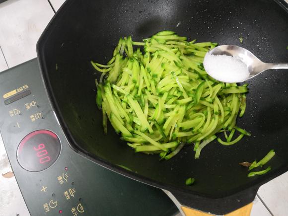 提高免疫力健康食谱-萝卜丝炒鸡蛋