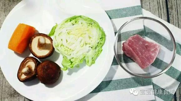 提高宝宝免疫力:里脊肉卷心菜面 提高宝宝免疫力:里脊肉卷心菜面