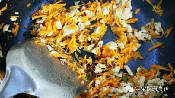 提高宝宝免疫力:里脊肉卷心菜面 提高宝宝免疫力:里脊肉卷心菜面