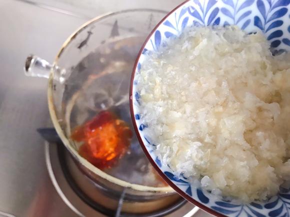 桃胶金燕耳苹果甜汤~清热健胃、增强免疫力佳品 桃胶金燕耳苹果甜汤~清热健胃、增强免疫力佳品