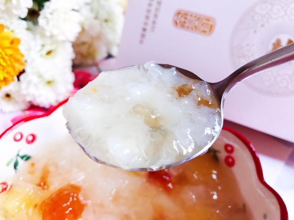 桃胶金燕耳苹果甜汤～清热健胃、增强免疫力佳品