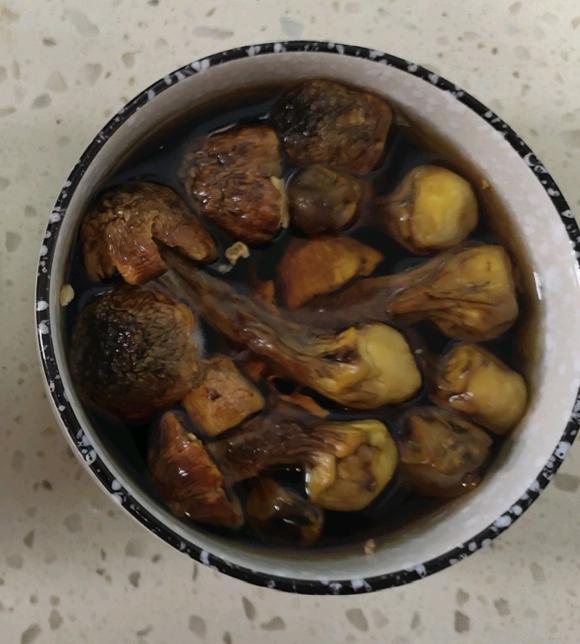 提高免疫力防新冠甲流:羊肚菌姬松茸牛肉面 提高免疫力防新冠甲流:羊肚菌姬松茸牛肉面