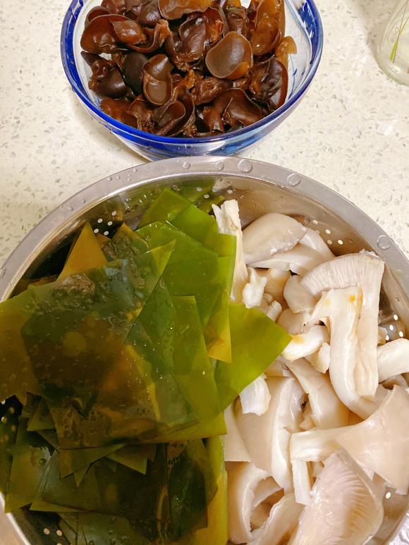 疫情感染后吃什么东西最好呢？清热润肺 增强免疫力-炖肘子