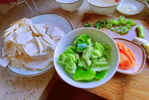 吃出来的免疫力！杏鲍菇炒青椒-提高免疫力的食谱