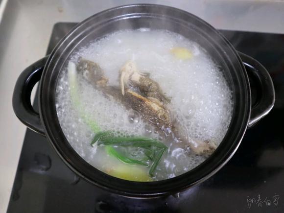 宝宝增强免疫力补钙：黄骨鱼豆腐汤