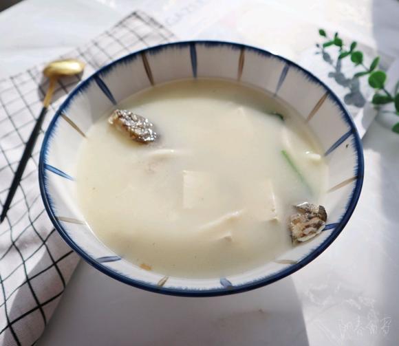 宝宝增强免疫力补钙：黄骨鱼豆腐汤