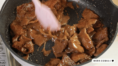 宝宝辅食点心：口蘑西葫芦炒牛肉