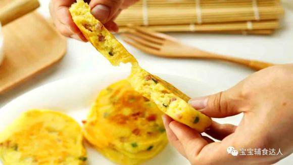 宝宝粗粮辅食营养早餐：葱花火腿粗粮饼