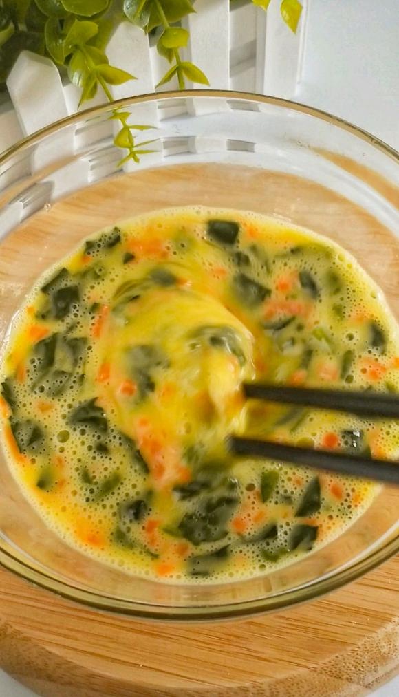 宝宝辅食营养餐：蔬菜手指条蛋卷条