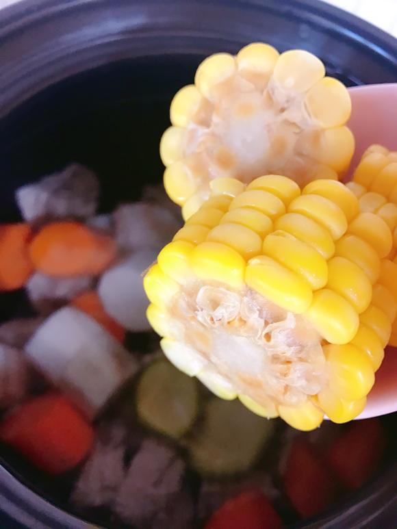 宝宝补钙营养辅食汤:山药玉米胡萝卜炖猪小排 宝宝补钙营养辅食汤:山药玉米胡萝卜炖猪小排