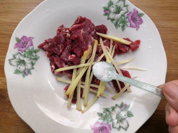 进补增强免疫力•牛肉片佐西兰花 进补增强免疫力•牛肉片佐西兰花