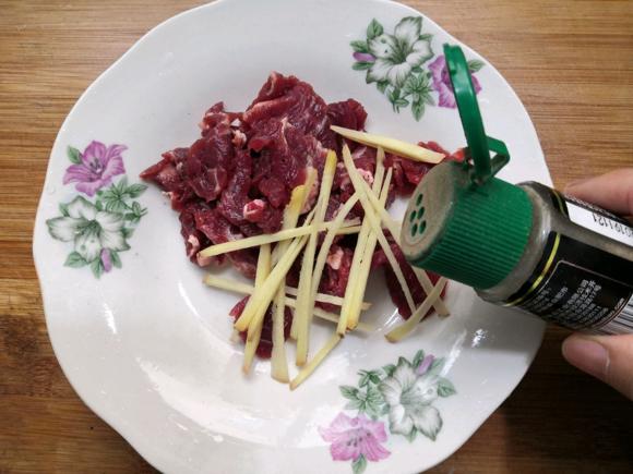 进补增强免疫力•牛肉片佐西兰花 进补增强免疫力•牛肉片佐西兰花