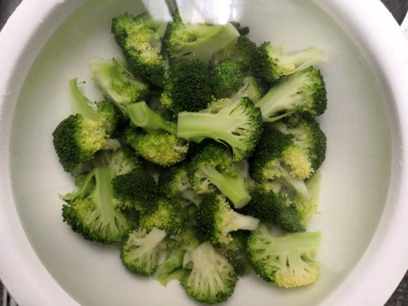进补增强免疫力•牛肉片佐西兰花 进补增强免疫力•牛肉片佐西兰花