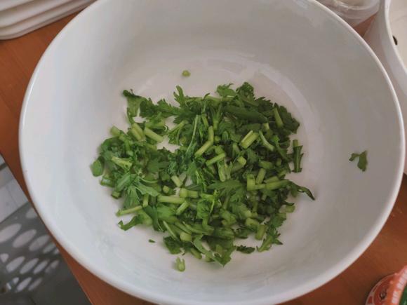 提高免疫远离新冠:茼蒿虾皮煎蛋