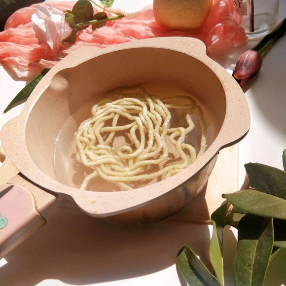 双重补钙还能提高10岁宝宝免疫能力面食:鲜虾秋葵面 双重补钙还能提高10岁宝宝免疫能力面食:鲜虾秋葵面