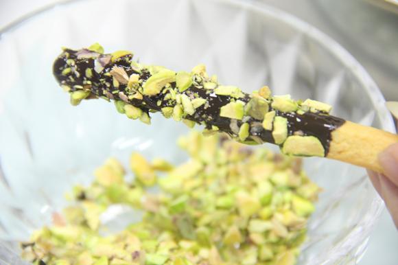 百力滋-巧克力饼干棒的做法