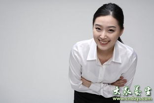 对人总是面带着微笑