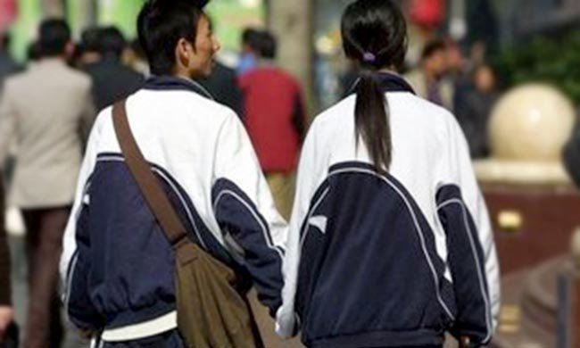 10-16岁叛逆期早恋有哪些现象，家长该如何教育？