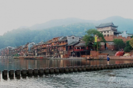 小学生暑假跟着课本去旅游：张家界、湘西